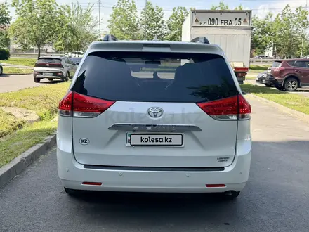 Toyota Sienna 2011 года за 12 200 000 тг. в Алматы – фото 4