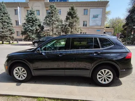 Volkswagen Tiguan 2019 года за 12 490 000 тг. в Алматы – фото 6