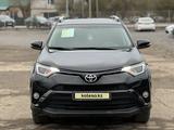 Toyota RAV4 2016 годаүшін11 590 000 тг. в Актобе – фото 2