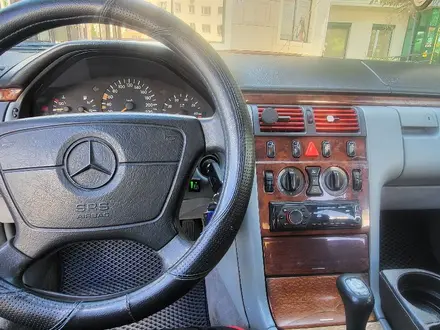 Mercedes-Benz E 230 1997 года за 2 100 000 тг. в Кокшетау – фото 9