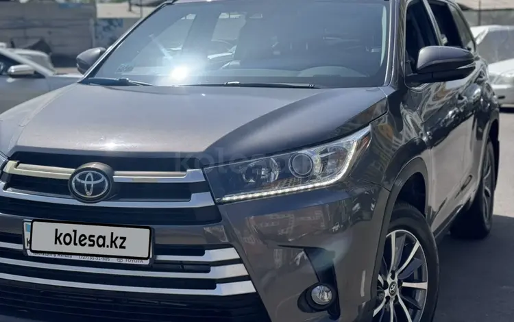 Toyota Highlander 2018 годаүшін18 200 000 тг. в Алматы