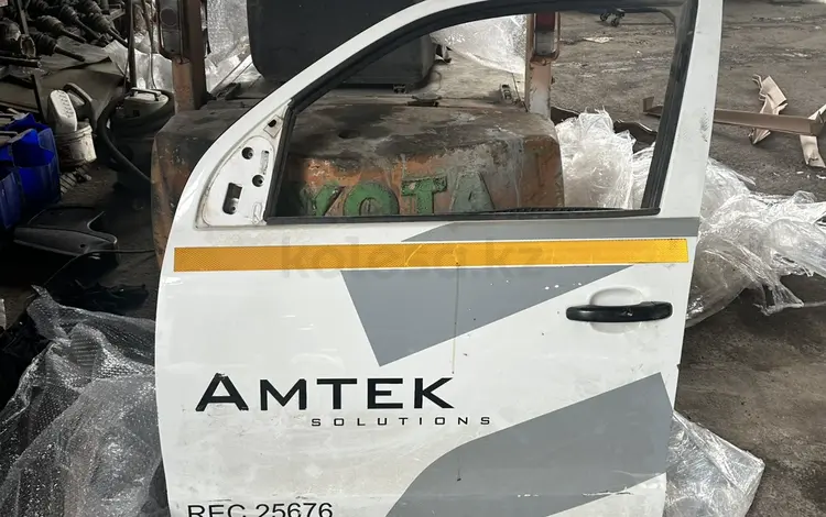 Дверь на Фольксваген Амарок за 100 000 тг. в Алматы