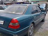 Mercedes-Benz C 180 1993 года за 650 000 тг. в Алматы – фото 4