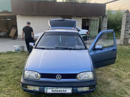 Volkswagen Golf 1993 года за 1 400 000 тг. в Алматы