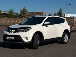 Toyota RAV4, 2015