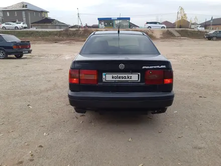 Volkswagen Passat 1994 года за 1 250 000 тг. в Астана – фото 4