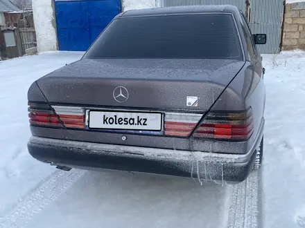 Mercedes-Benz E 320 1993 года за 3 200 000 тг. в Семей – фото 4