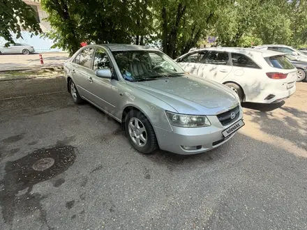 Hyundai Sonata 2005 года за 3 950 000 тг. в Алматы – фото 2