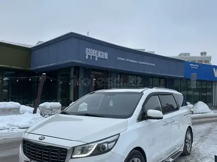 Kia Carnival 2017 года за 10 850 000 тг. в Астана – фото 3