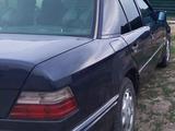 Mercedes-Benz E 220 1995 года за 1 800 000 тг. в Жанаарка – фото 3