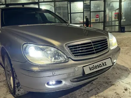 Mercedes-Benz S 320 2002 года за 4 500 000 тг. в Павлодар – фото 2