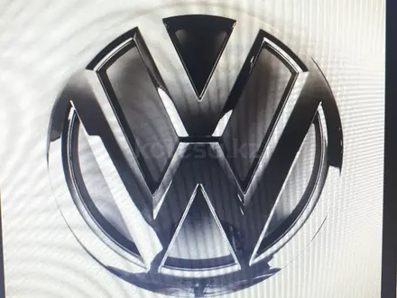 Эмблема решетки радиатора VW Polo за 20 000 тг. в Атырау