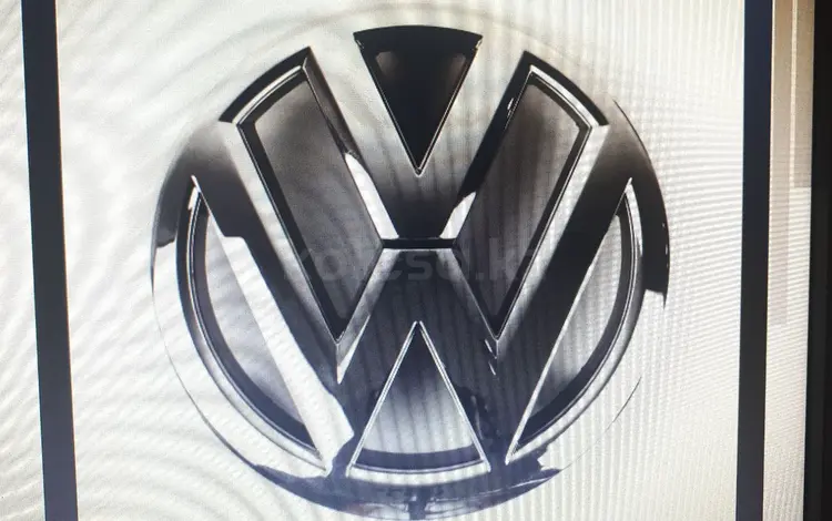 Эмблема решетки радиатора VW Polo за 20 000 тг. в Атырау
