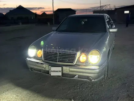 Mercedes-Benz E 280 1996 года за 2 400 000 тг. в Жанакорган – фото 5