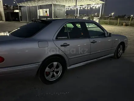 Mercedes-Benz E 280 1996 года за 2 400 000 тг. в Жанакорган – фото 9