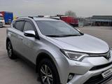 Toyota RAV4 2019 года за 13 800 000 тг. в Алматы