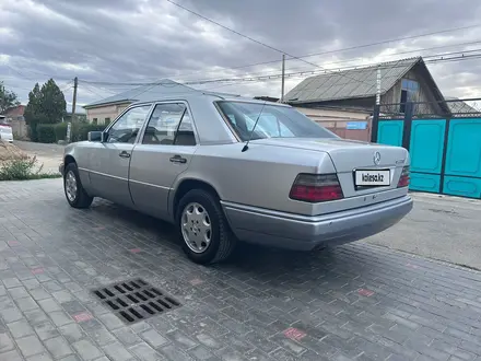 Mercedes-Benz E 220 1993 года за 2 600 000 тг. в Тараз – фото 11