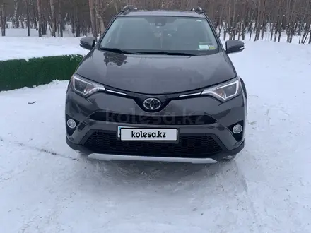 Toyota RAV4 2018 года за 14 000 000 тг. в Караганда