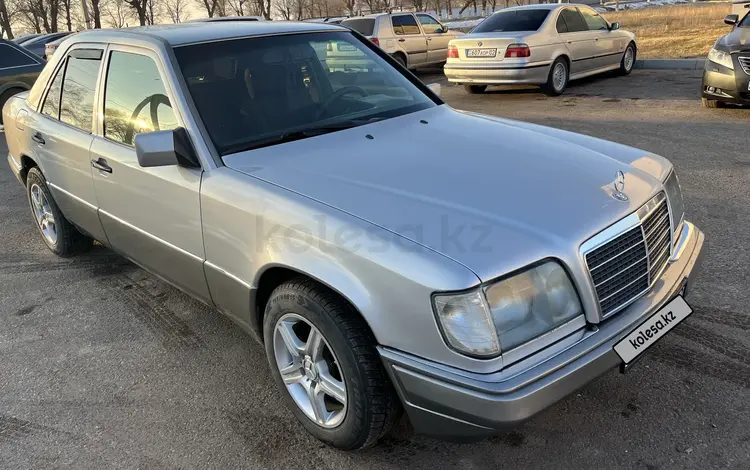 Mercedes-Benz E 220 1995 года за 2 700 000 тг. в Тараз