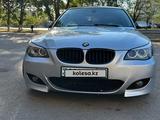 BMW 530 2004 года за 7 300 000 тг. в Караганда – фото 2