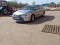 Toyota Camry 2015 года за 6 600 000 тг. в Уральск – фото 2