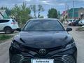 Toyota Camry 2018 года за 14 200 000 тг. в Актобе – фото 32