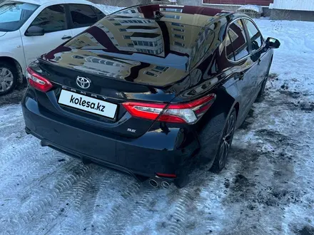 Toyota Camry 2019 года за 13 500 000 тг. в Усть-Каменогорск – фото 8
