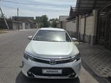 Toyota Camry 2017 годаүшін11 500 000 тг. в Шымкент – фото 2