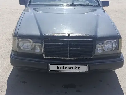 Mercedes-Benz E 200 1990 года за 1 000 000 тг. в Семей