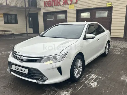 Toyota Camry 2015 года за 11 000 000 тг. в Алматы – фото 2