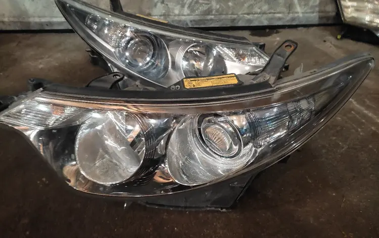 Фара Toyota Estima за 60 000 тг. в Астана