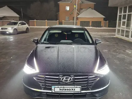 Hyundai Sonata 2022 года за 13 100 000 тг. в Астана