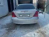 Mercedes-Benz C 180 2001 года за 3 000 000 тг. в Костанай – фото 2