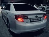 Toyota Camry 2014 года за 9 200 000 тг. в Жанаозен – фото 2