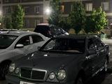Mercedes-Benz E 230 1996 года за 2 850 000 тг. в Сатпаев – фото 2