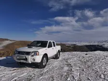 Nissan NP300, 2011