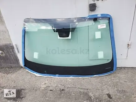 Лобовое стекло Toyota за 25 000 тг. в Алматы – фото 2