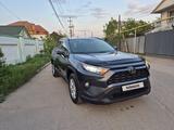 Toyota RAV4 2019 года за 13 900 000 тг. в Алматы
