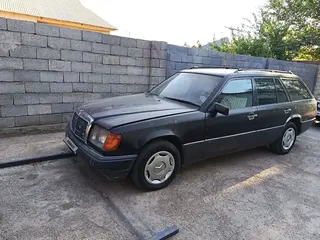 Mercedes-Benz E 230