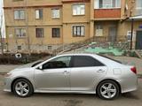 Toyota Camry 2013 годаүшін8 800 000 тг. в Актобе – фото 5