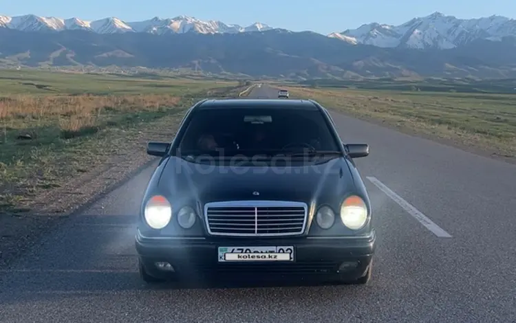 Mercedes-Benz E 230 1997 года за 2 500 000 тг. в Алматы