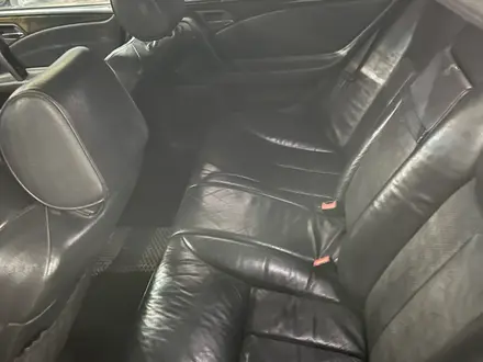 Mercedes-Benz E 230 1997 года за 2 500 000 тг. в Алматы – фото 17