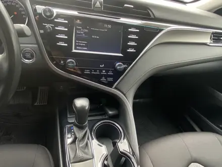 Toyota Camry 2020 года за 11 900 000 тг. в Уральск – фото 22