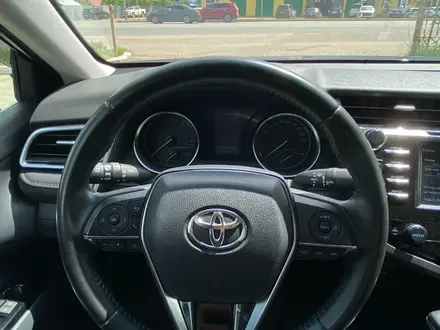 Toyota Camry 2020 года за 11 900 000 тг. в Уральск – фото 13