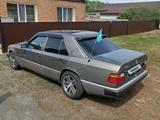 Mercedes-Benz E 220 1993 года за 2 200 000 тг. в Павлодар – фото 2