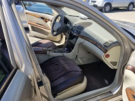 Mercedes-Benz E 240 2005 года за 4 500 000 тг. в Актобе – фото 21