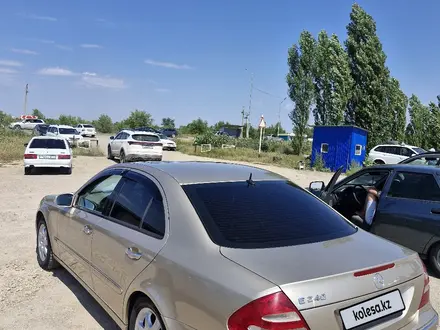 Mercedes-Benz E 240 2005 года за 4 500 000 тг. в Актобе – фото 9