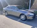 Toyota Camry 2003 года за 3 500 000 тг. в Усть-Каменогорск – фото 2
