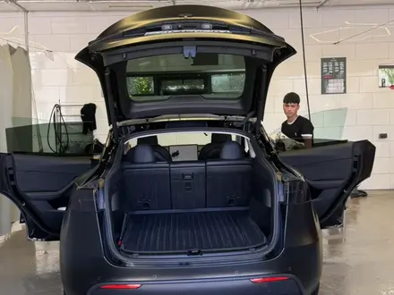Tesla Model Y 2022 года за 16 100 000 тг. в Алматы – фото 12