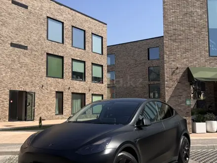 Tesla Model Y 2022 года за 16 100 000 тг. в Алматы – фото 2